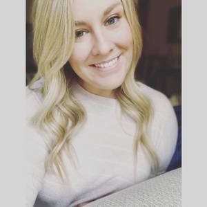 Meet your Posher, Caitlin